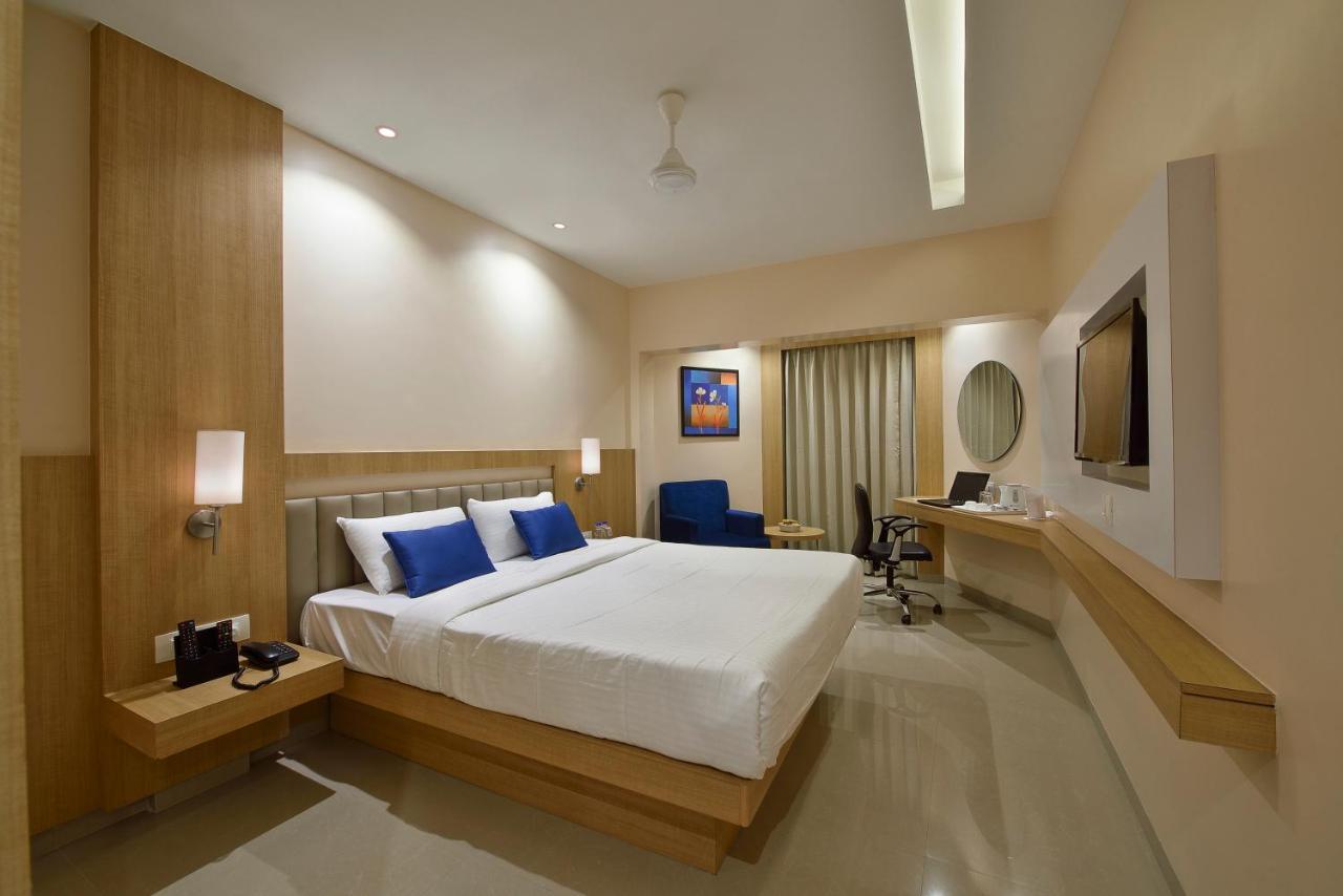 The Eastern Hotel Ankleshwar Buitenkant foto