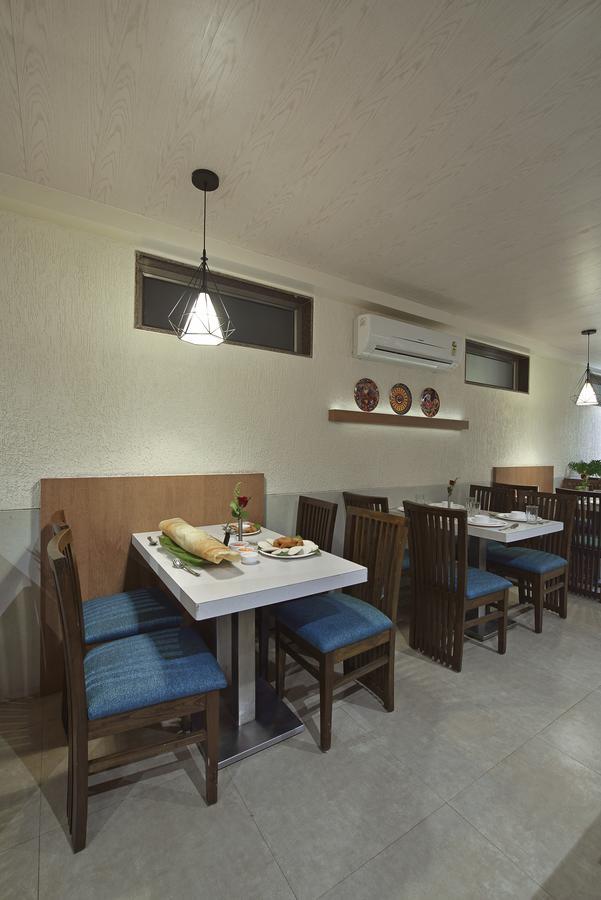 The Eastern Hotel Ankleshwar Buitenkant foto