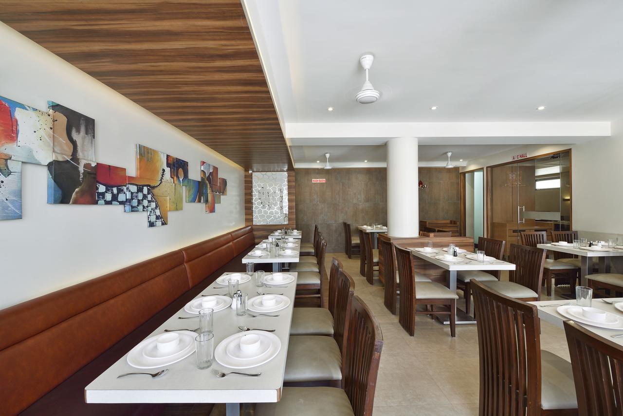 The Eastern Hotel Ankleshwar Buitenkant foto