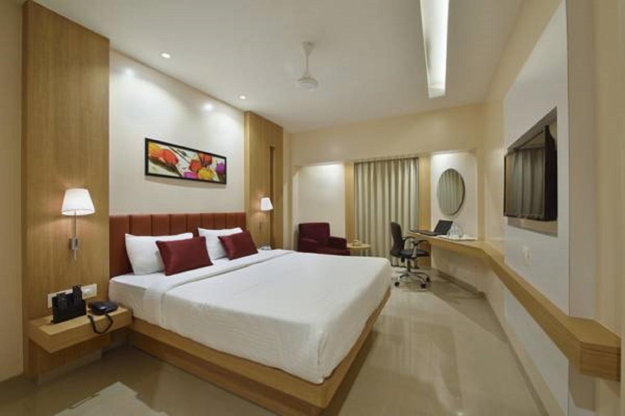 The Eastern Hotel Ankleshwar Buitenkant foto